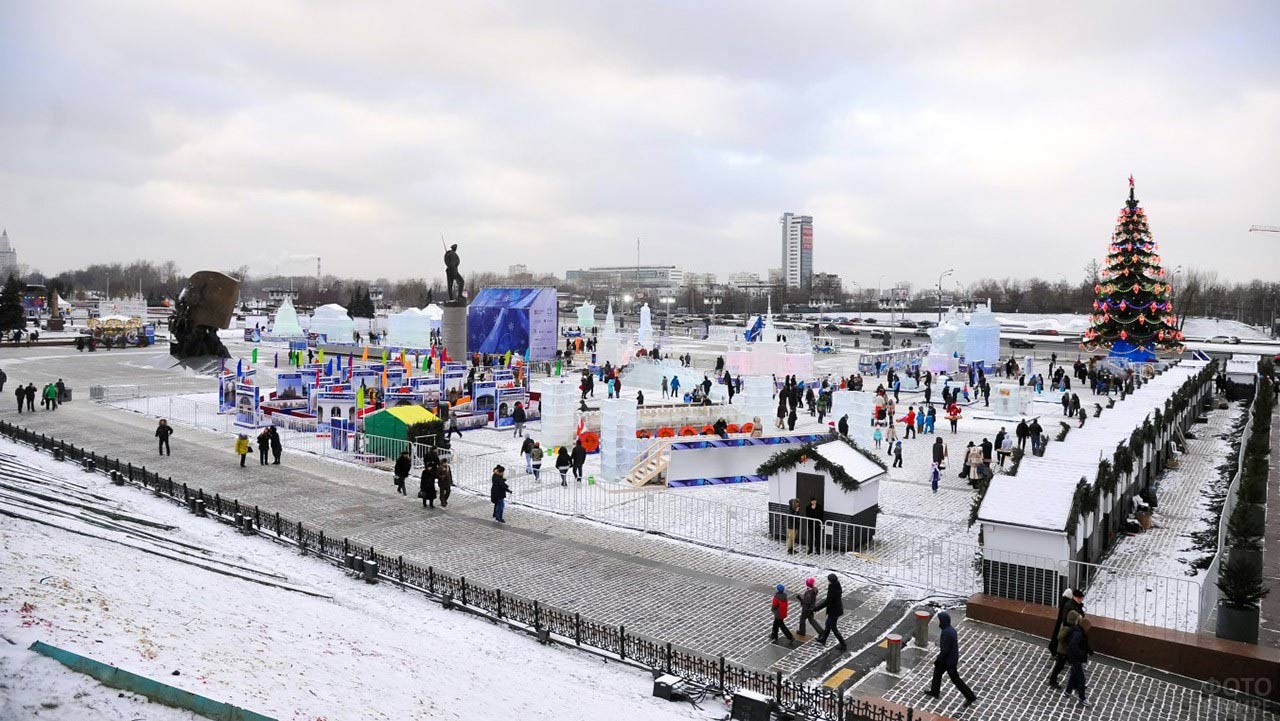 Поклонная гора на Новый 2023 год - как отдохнуть, ярмарки Москвы