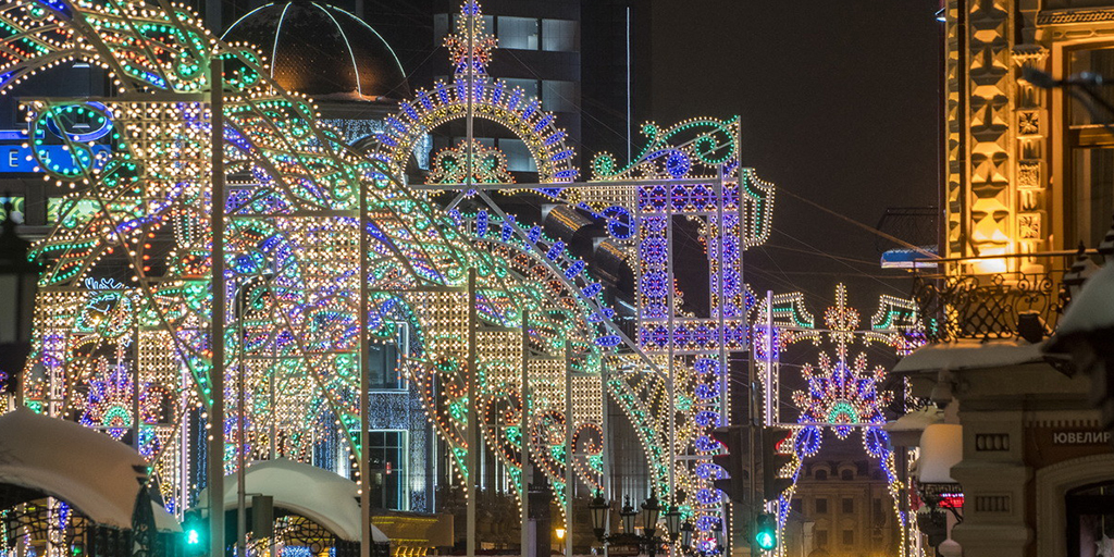 Улица Баумана в Казани на Новый год 