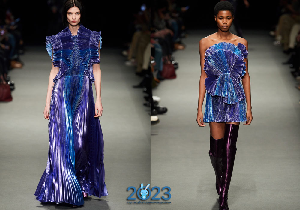 Радужные платья с эффектом металлик сезона осень-зима 2022-2023